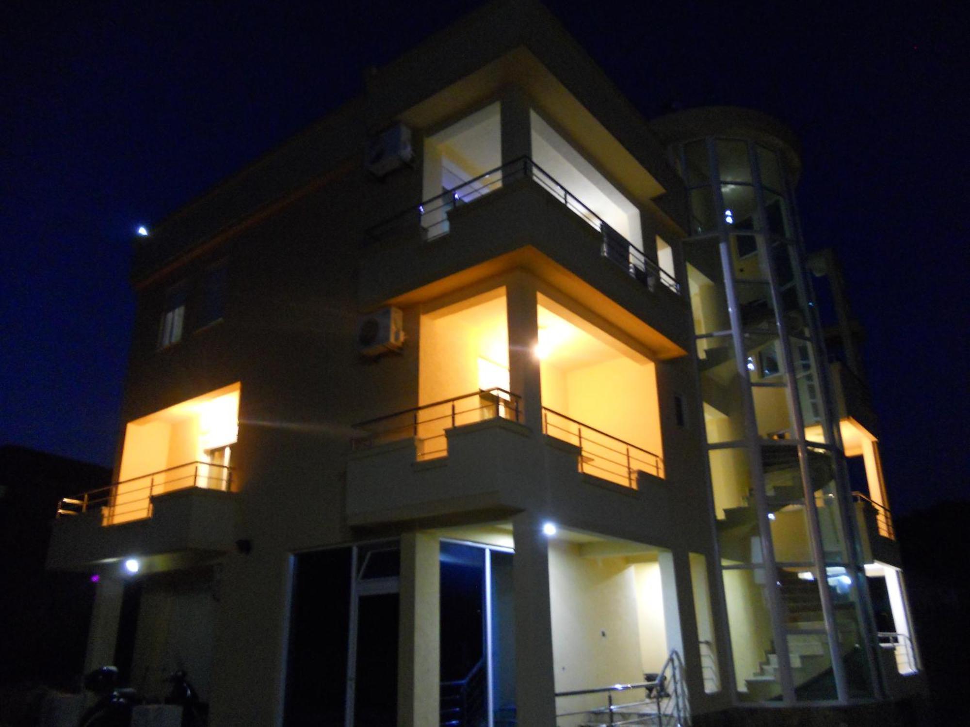 Kopernikus Apartments Ulcinj Eksteriør billede
